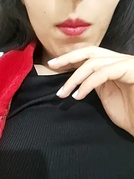 saraaxx1 online show from November 12, 2025, 9:57 am