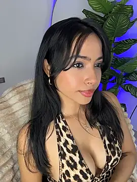  Emily Thompson  online show from July 9, 2026, 2:45 am