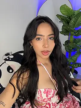  Emily Thompson  online show from July 22, 2026, 3:41 am
