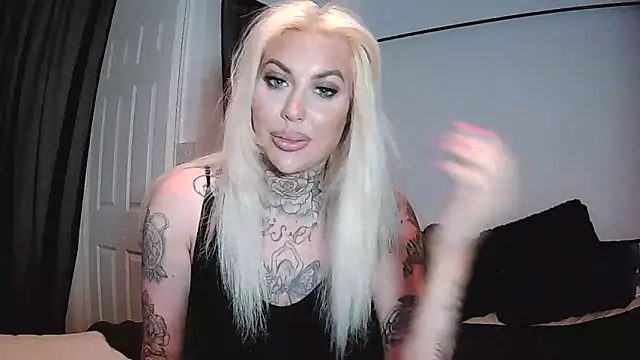 Chloe-Savage online show from March 10, 2025, 8:23 pm