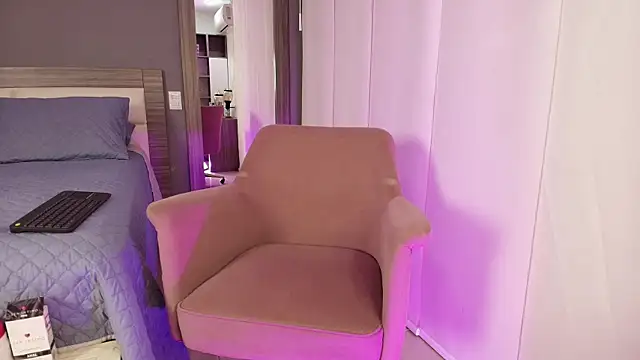  charlottemiller online show from March 6, 2025, 11:47 am