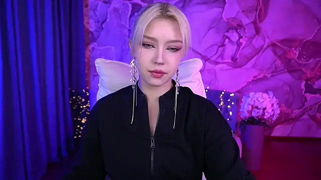 SelenaIris online show from October 3, 2025, 6:26 am