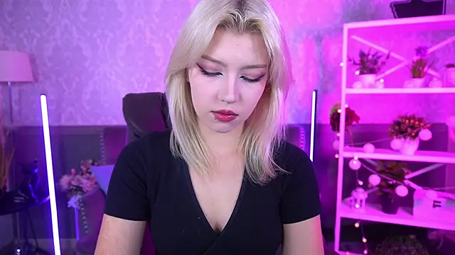 SelenaIris online show from September 15, 2025, 6:14 am