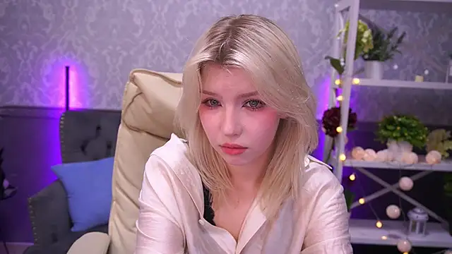 SelenaIris online show from March 7, 2025, 8:45 am