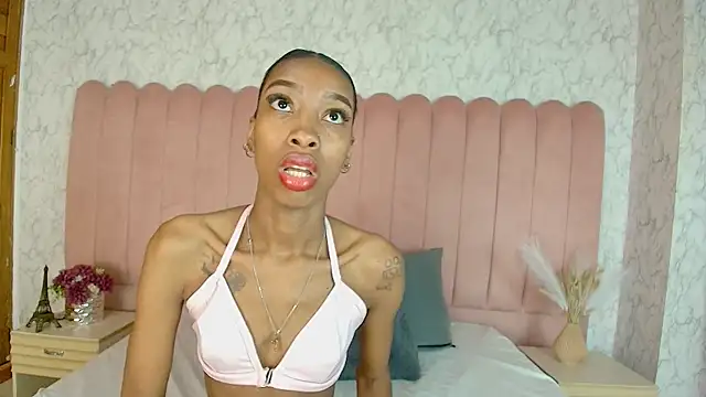 SCARLHETTBROWN online show from May 22, 2026, 1:53 pm