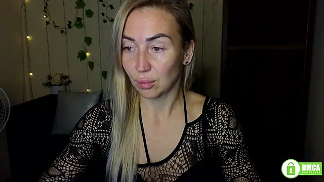 Kiss julli88I online show from October 4, 2025, 5:25 pm