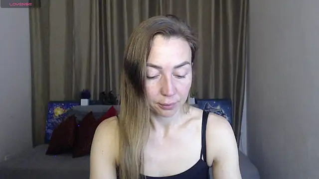 Kiss julli88I online show from March 17, 2025, 2:08 am