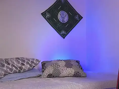 samevansx  online show from November 11, 2025, 4:35 pm