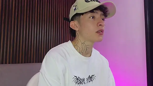 troy rouge online show from September 10, 2025, 7:13 pm