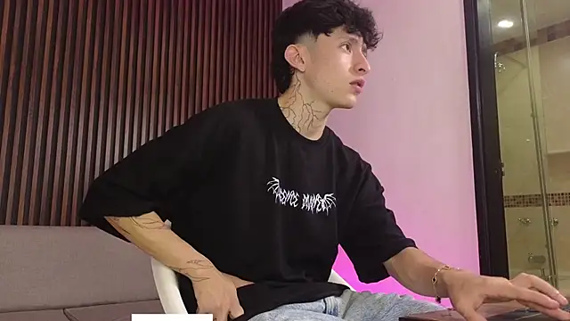 troy rouge online show from September 20, 2025, 7:19 pm