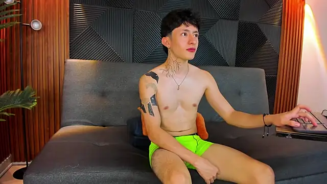 troy rouge online show from March 21, 2025, 10:06 pm