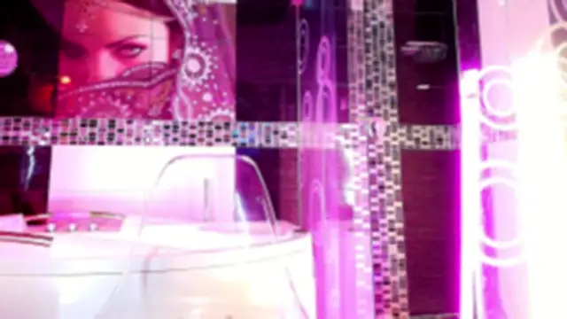 Small Hot19 online show from December 21, 2025, 11:34 am