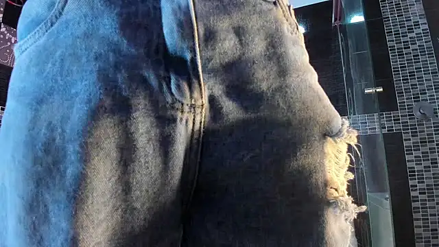 Small Hot19 online show from October 29, 2025, 9:52 am