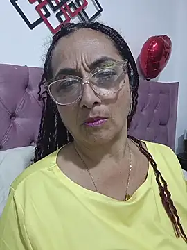 AlessandraLeroy online show from April 3, 2026, 3:24 am