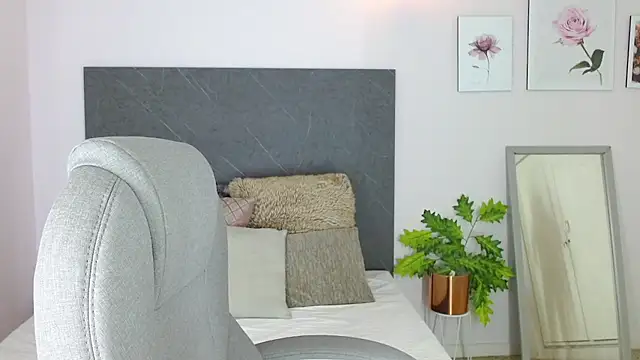 sharon rosse   online show from October 1, 2025, 2:32 pm