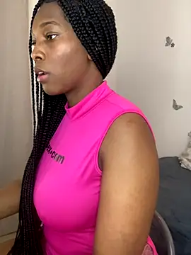 Nahomy gree online show from October 3, 2025, 6:48 am