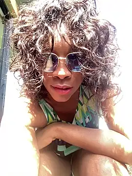 Nahomy gree online show from March 13, 2025, 7:28 pm