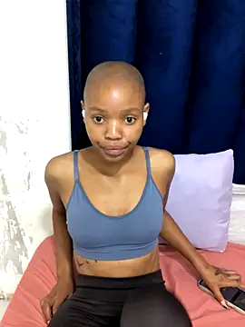 BondiBitch online show from November 6, 2025, 12:42 pm