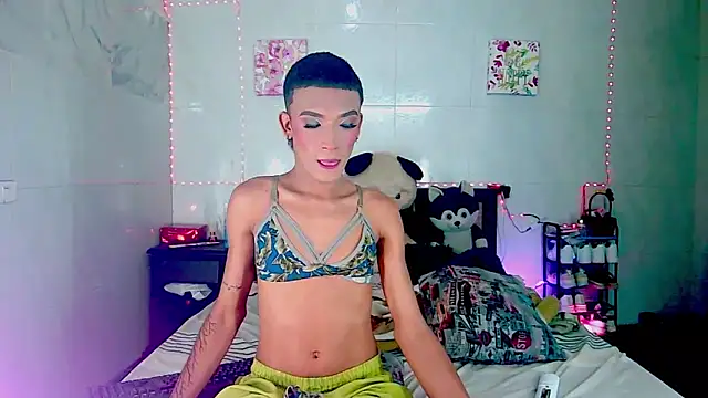 KimberlyXtreme online show from October 15, 2025, 8:17 pm