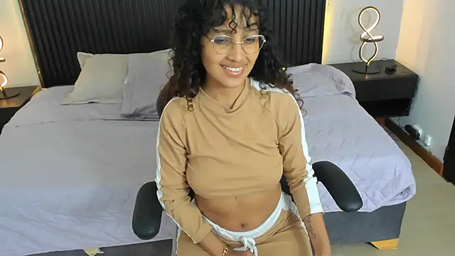 Snapshot of Arihsay_evans chatting on September 30, 2025, 2:23 pm Arihsay evans online show from September 30, 2025, 2:23 pm