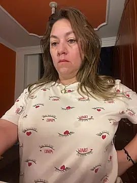 Luna-nevada online show from April 8, 2026, 10:39 am