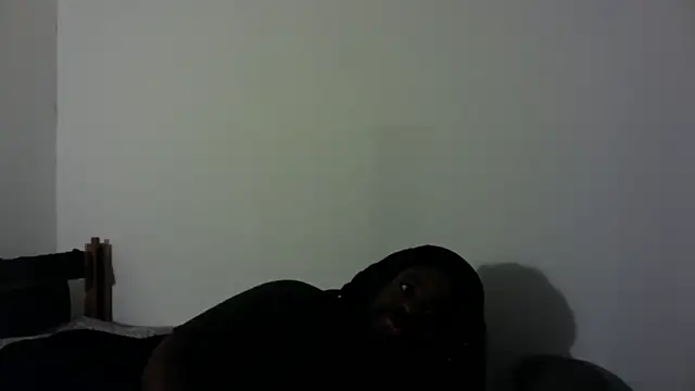 shaniko89isscam online show from May 18, 2026, 9:25 am