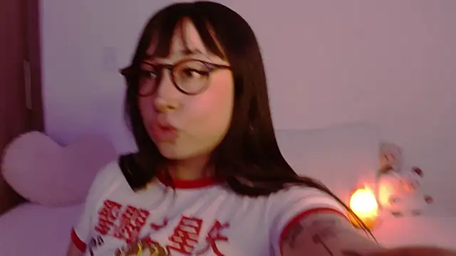 Snapshot of Oliviargf chatting on November 8, 2025, 12:14 am Oliviargf online show from November 8, 2025, 12:14 am