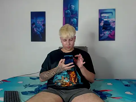 CrissConor online show from June 21, 2026, 6:36 pm