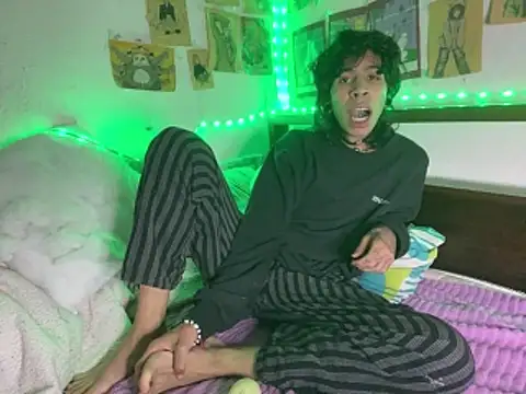 kirito kun online show from May 15, 2026, 5:49 am
