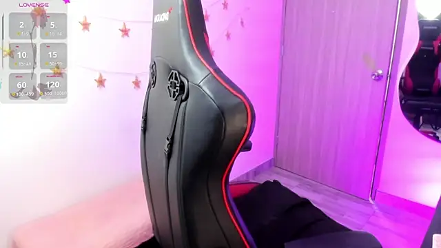 LindaSilverstone online show from April 13, 2026, 11:42 pm