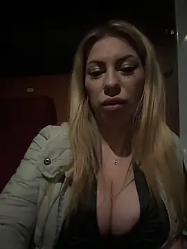 Alicedream5 online show from March 17, 2025, 9:02 pm