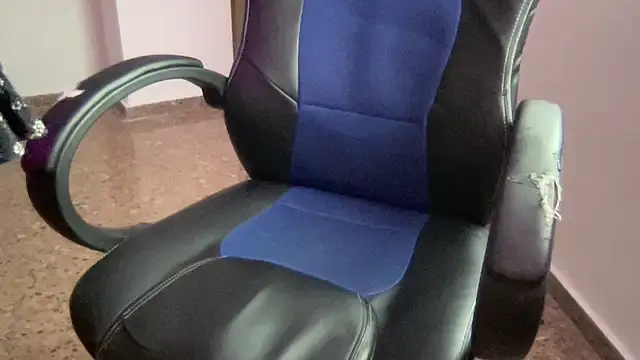 Snapshot of Martinassy chatting on December 19, 2025, 2:41 pm Martinassy online show from December 19, 2025, 2:41 pm