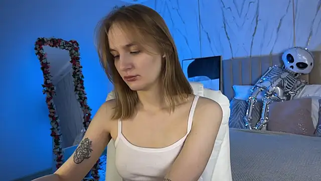  Vikky Moon  online show from November 15, 2025, 12:58 am