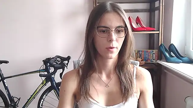 Snapshot of love_megi chatting on April 20, 2026, 1:35 pm love megi online show from April 20, 2026, 1:35 pm