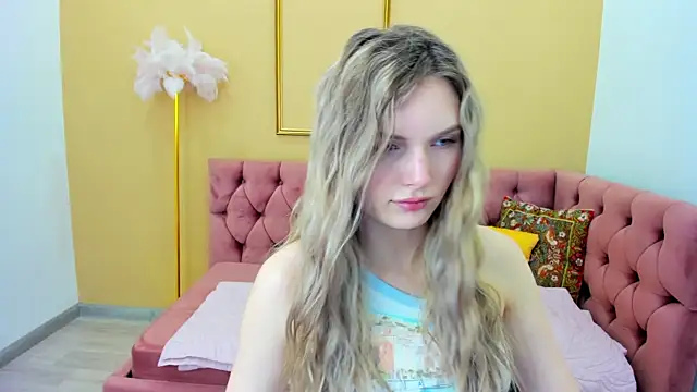 EvelineAmore online show from May 23, 2026, 8:57 am