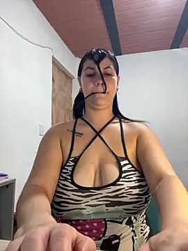 roldanmary online show from February 11, 2026, 3:39 am