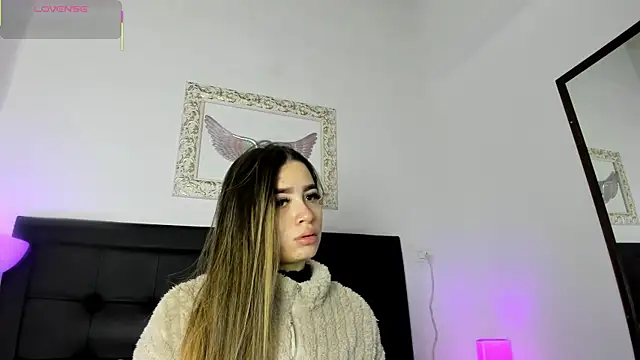 Lola Blondie online show from September 9, 2025, 11:52 am