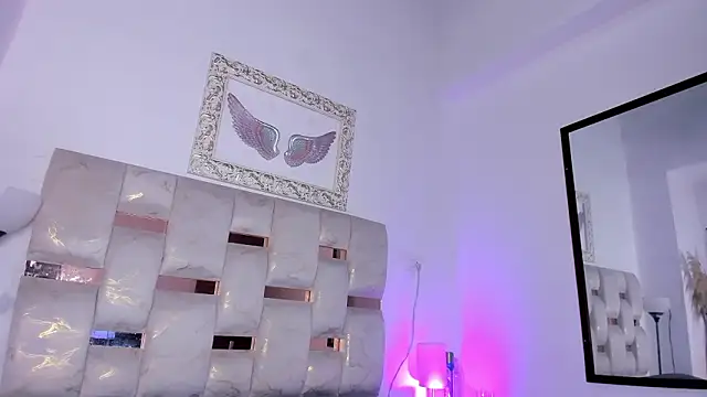 Lola Blondie online show from February 14, 2026, 11:43 am