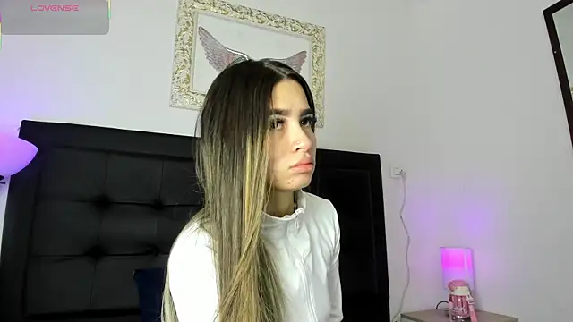 Lola Blondie online show from September 17, 2025, 12:07 pm