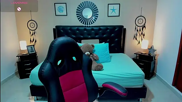  LiilyWong online show from October 7, 2025, 7:09 am