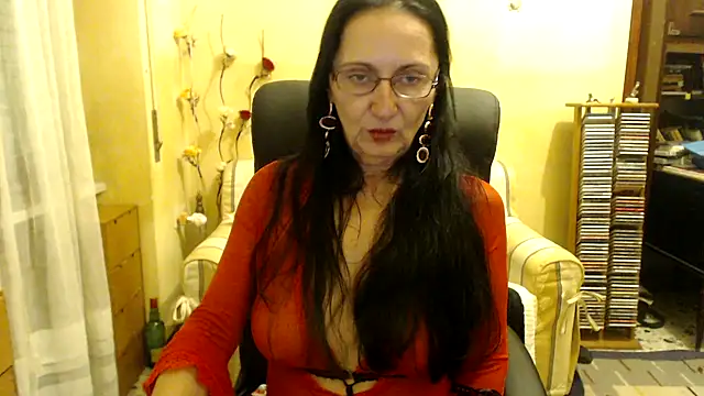 RobertaFox69 online show from December 5, 2025, 8:17 pm