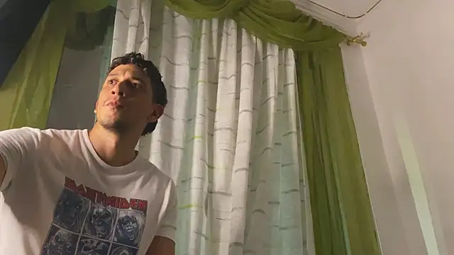 chicoinhibido online show from April 3, 2026, 5:14 am