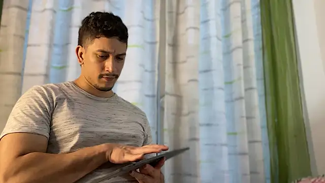 Snapshot of chicoinhibido chatting on February 25, 2026, 11:15 pm chicoinhibido online show from February 25, 2026, 11:15 pm