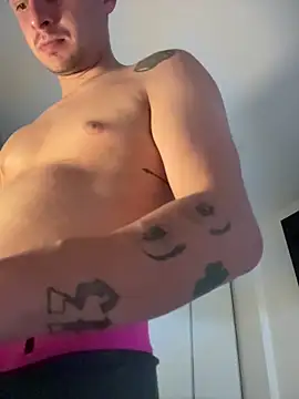 Snapshot of CarinaRose chatting on November 6, 2025, 12:03 am CarinaRose online show from November 6, 2025, 12:03 am