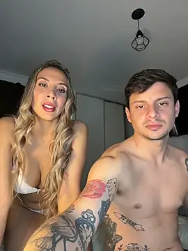 Snapshot of CarinaRose chatting on October 8, 2025, 9:59 pm CarinaRose online show from October 8, 2025, 9:59 pm