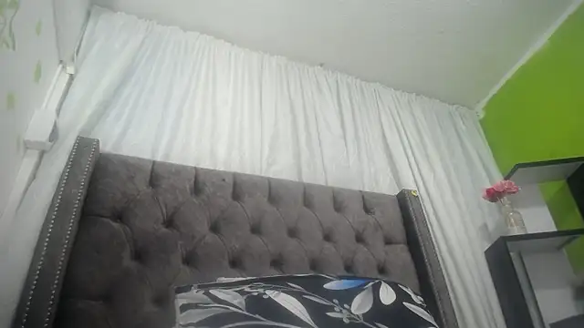 ANA-BULLOCK- online show from September 25, 2025, 12:22 pm