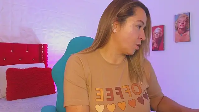 weet Evans    online show from November 11, 2025, 3:12 am