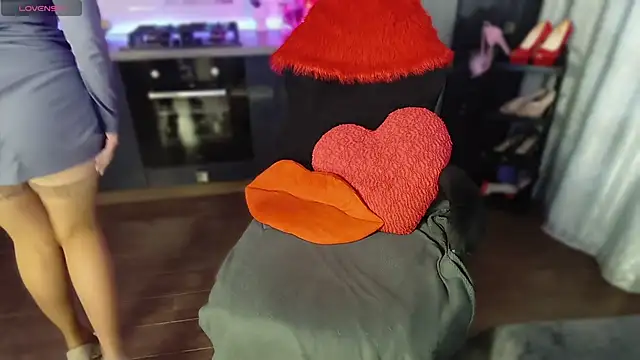 emlana online show from March 31, 2026, 2:52 pm