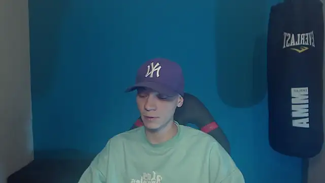 Snapshot of Burperking420_ chatting on September 8, 2025, 7:35 pm Burperking420 online show from September 8, 2025, 7:35 pm