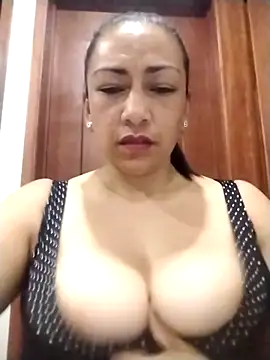 Snapshot of Carlasm- chatting on November 19, 2025, 10:32 pm Carlasm- online show from November 19, 2025, 10:32 pm